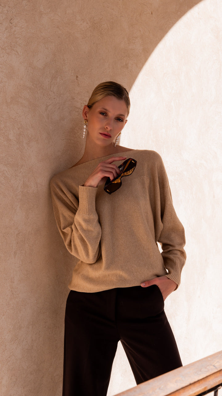 Dames pull in cashmere sand met boothals | Louise