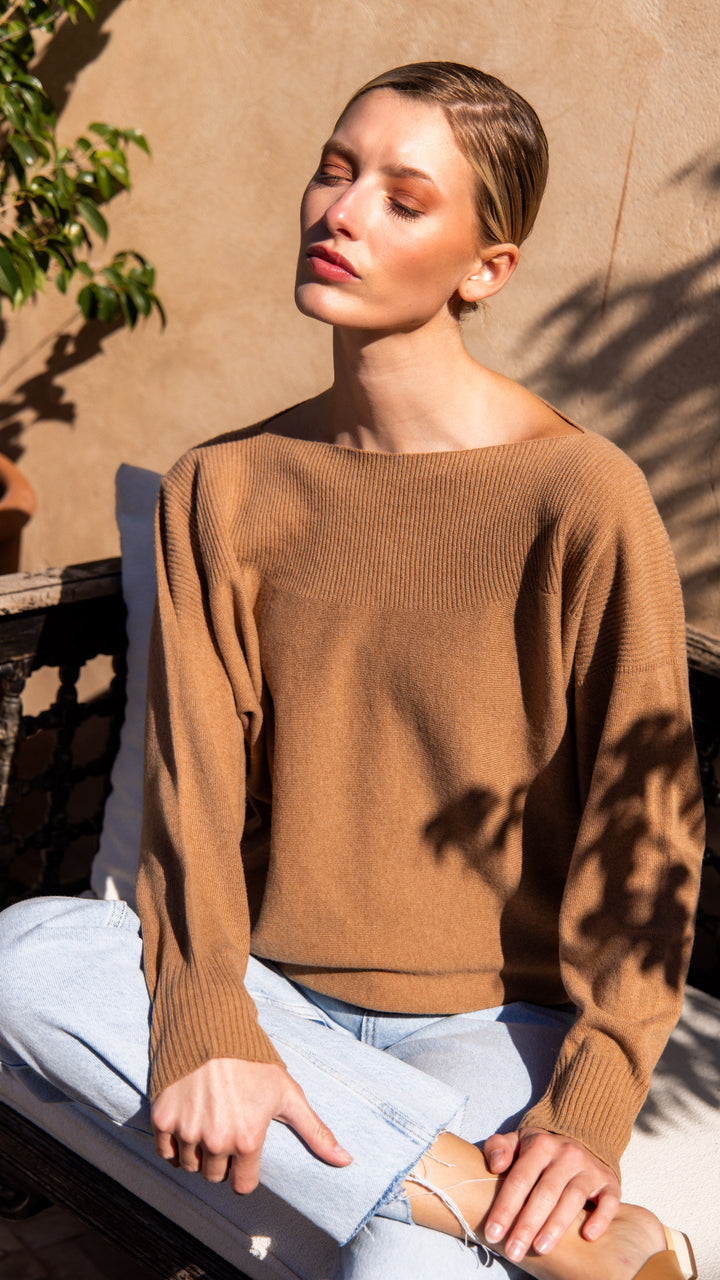 Dames pull in cashmere camel met boothals | Louise