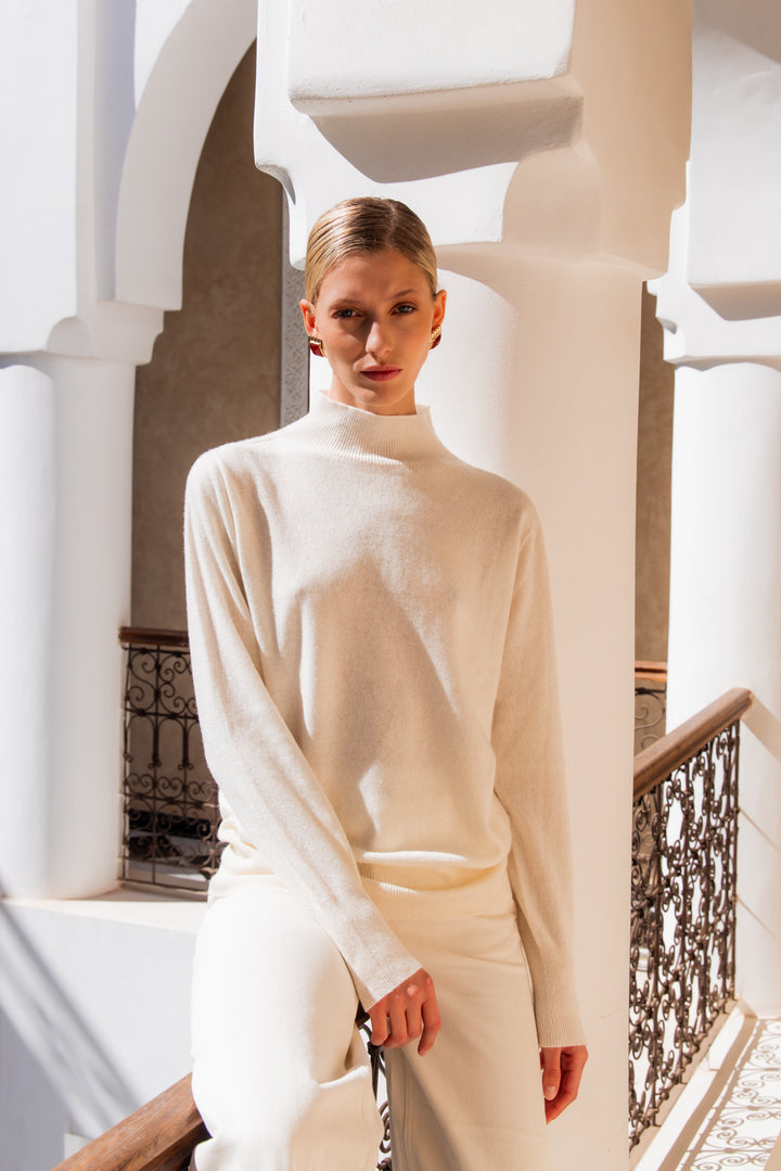 Sandrine Pullover with stand-up collar milk cashmere