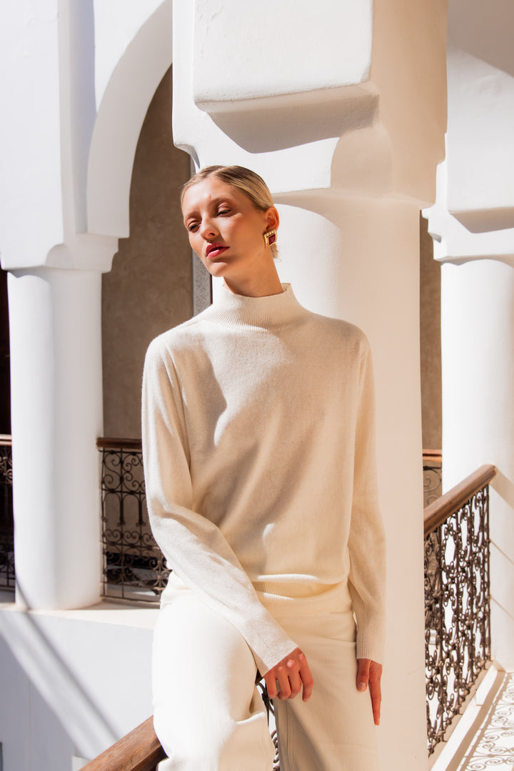 Sandrine Pullover with stand-up collar milk cashmere