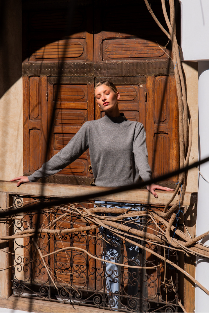 Sandrine Pullover with stand-up collar grey