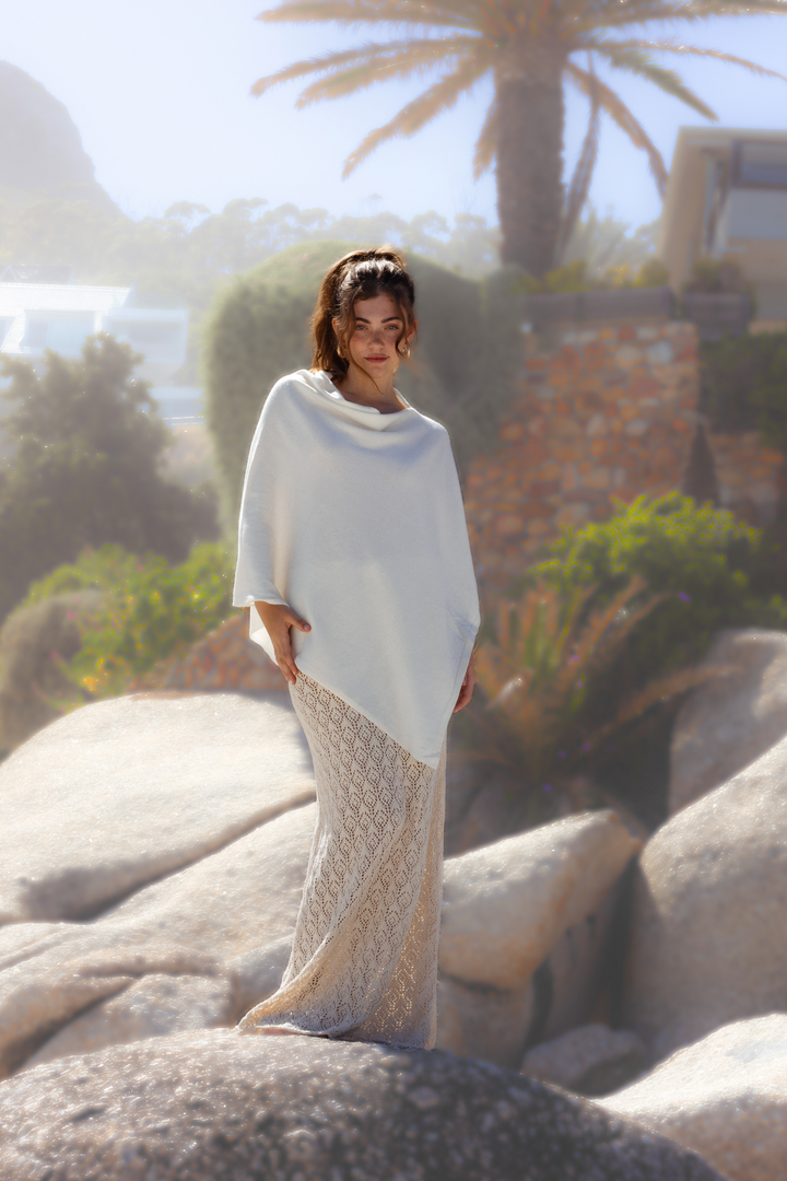Dames asymmetric knit cape cashmere milk| Aline