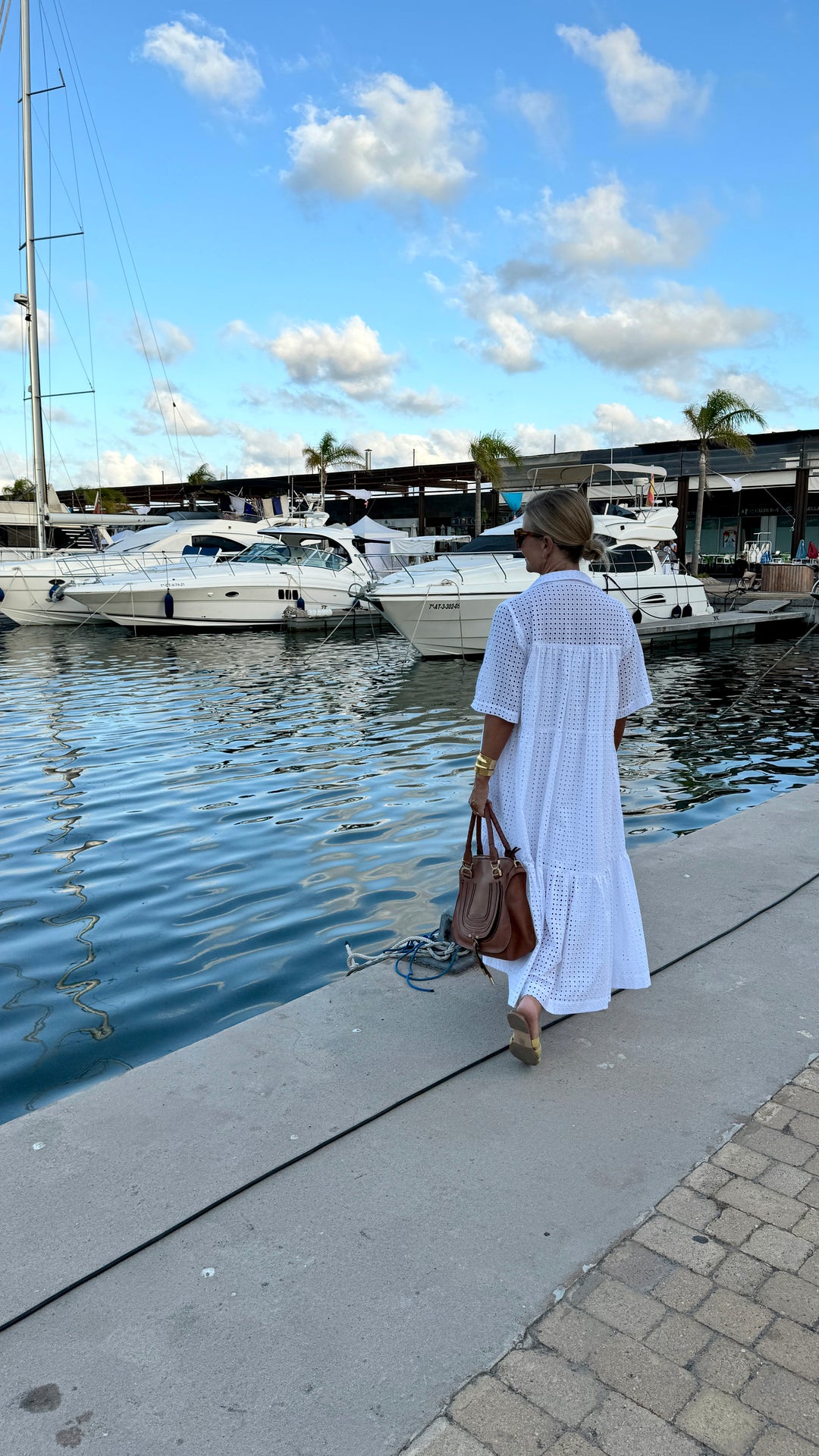 Breezy dress broderie